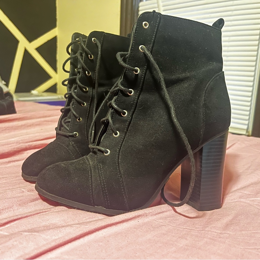 Womens Justfab heal boot.